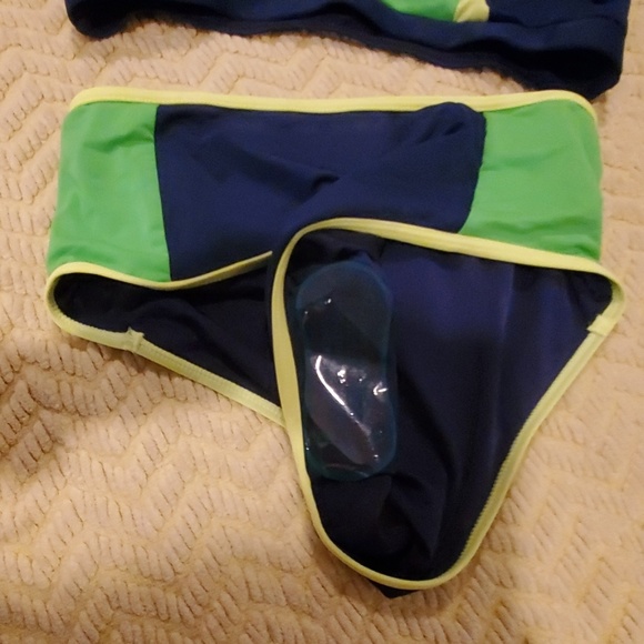 Bathing suit - Picture 2 of 2